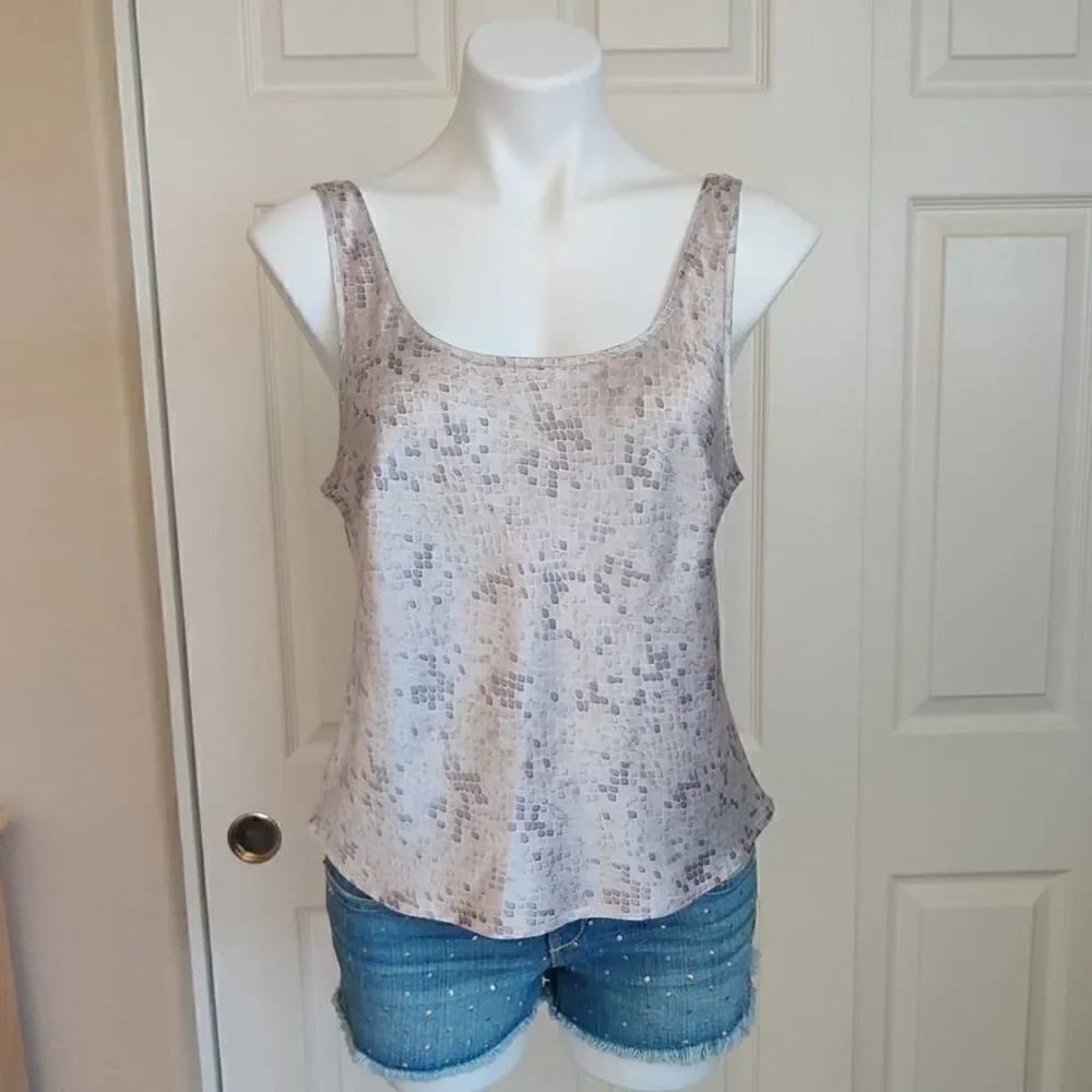 Victoria's Secret silky satin double scoop neck camisole sz M